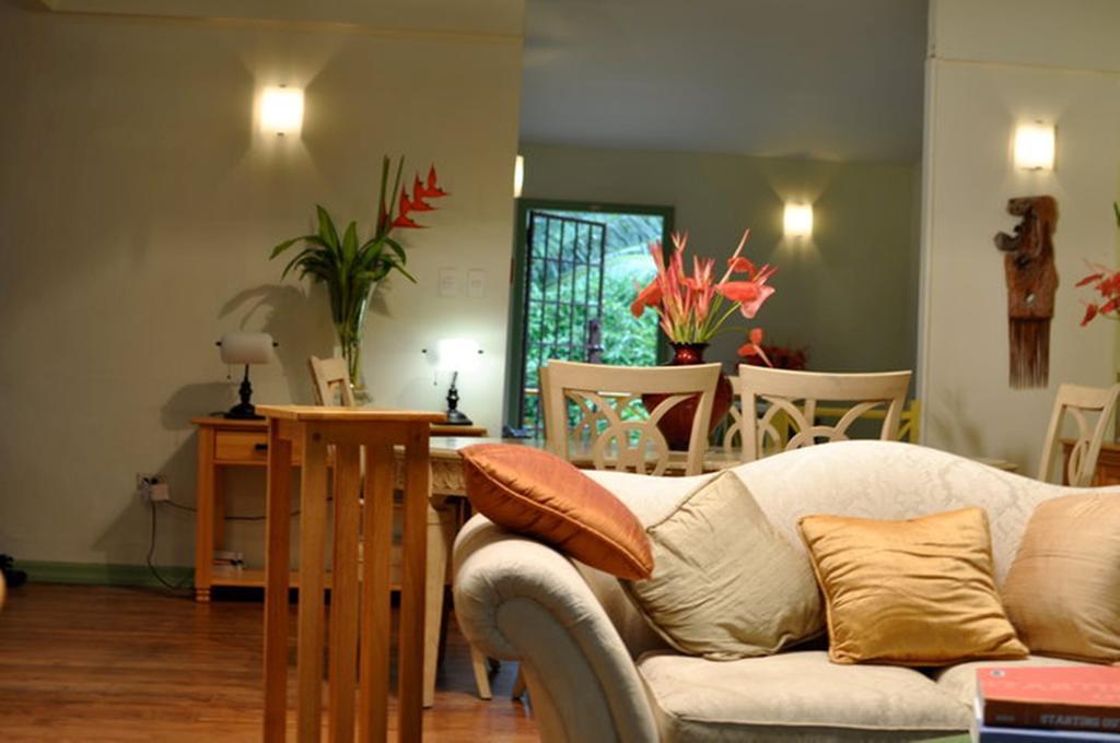 Heritage Inn Trinidad Belmont Esterno foto