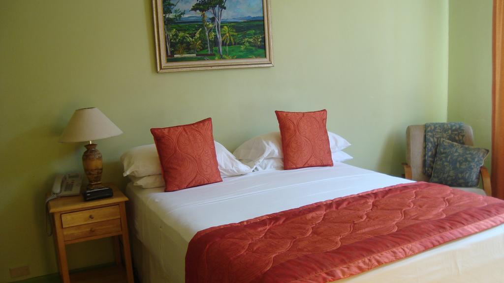 Heritage Inn Trinidad Belmont Camera foto