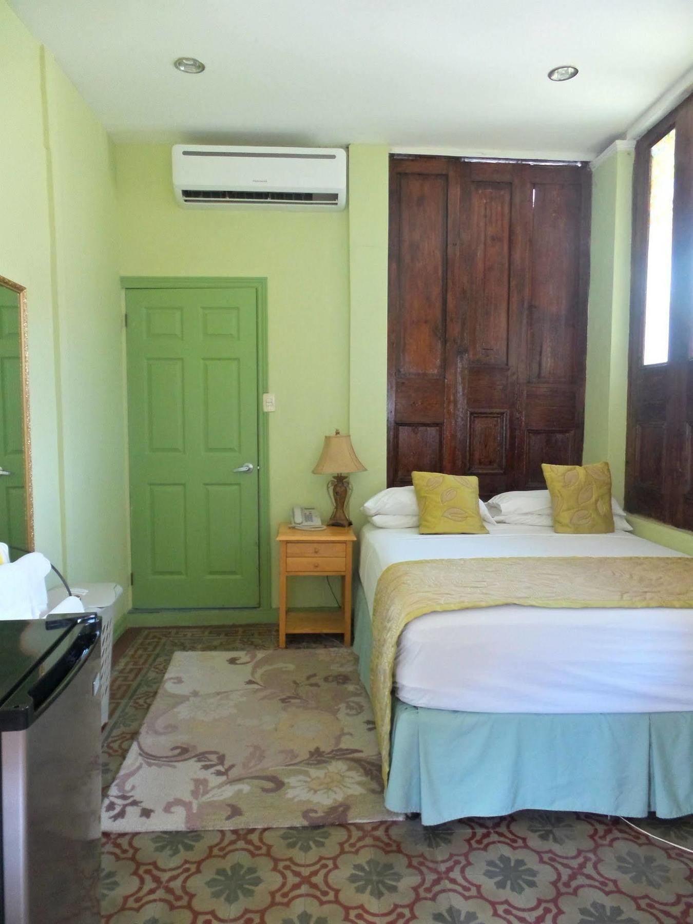 Heritage Inn Trinidad Belmont Esterno foto