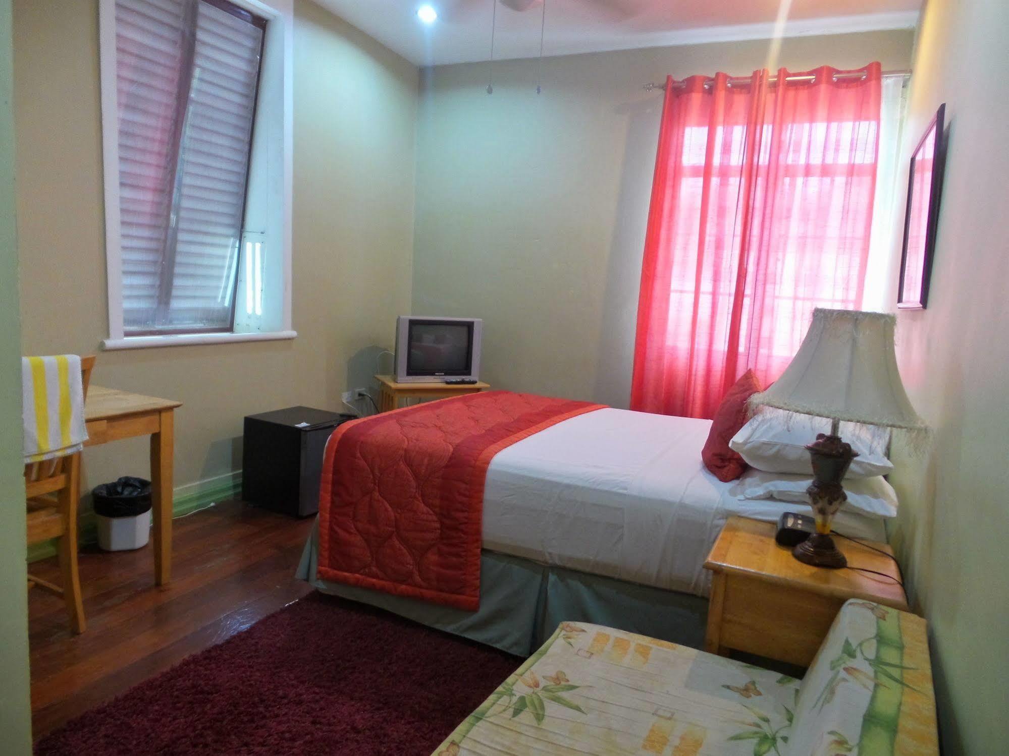 Heritage Inn Trinidad Belmont Esterno foto