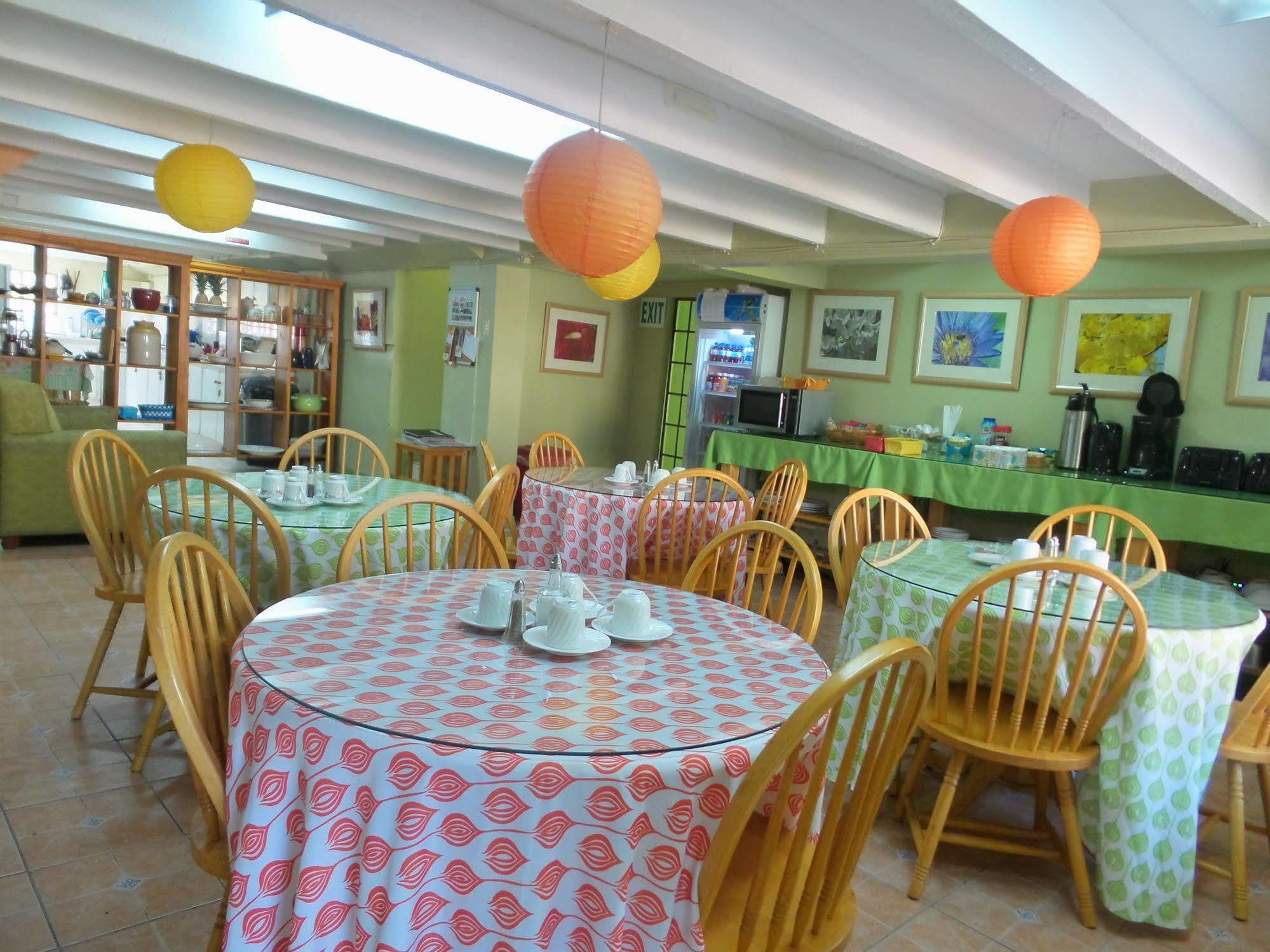 Heritage Inn Trinidad Belmont Esterno foto
